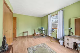 425 N Wright Rd, Janesville, WI 53546 - Photo 6