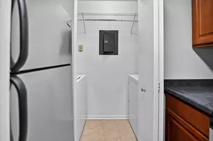 7102 Flagship Dr, Madison, WI 53719 - Photo 14