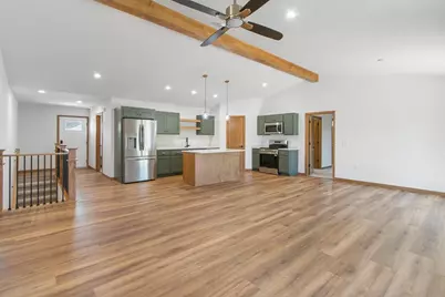 322 Roosevelt Street, Baraboo, WI 53913 - Photo 2
