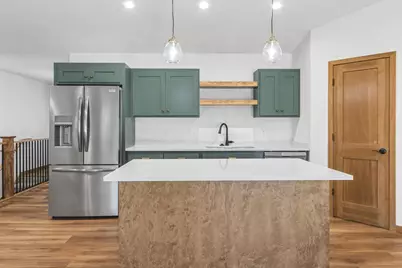 322 Roosevelt Street, Baraboo, WI 53913 - Photo 4