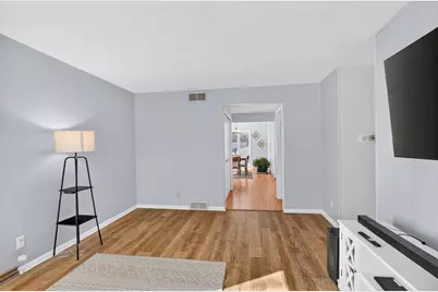 4510 Elgar Lane, Madison, WI 53704 - Photo 4