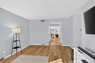 4510 Elgar Ln, Madison, WI 53704 - Photo 4