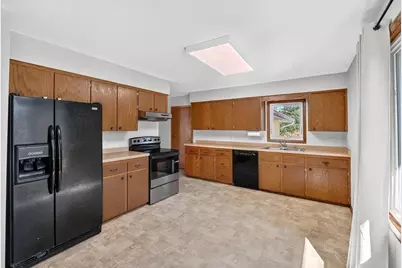 435 Woodview Drive, Sun Prairie, WI 53590 - Photo 12