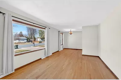 435 Woodview Drive, Sun Prairie, WI 53590 - Photo 2