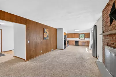 435 Woodview Drive, Sun Prairie, WI 53590 - Photo 8