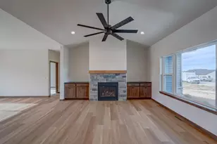 103 Graelyn Cir, Barneveld, WI 53507 - Photo 2