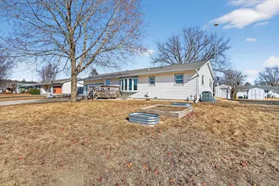 198 Juniper Avenue, Brodhead, WI 53520 - Photo 4