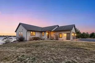 W5588 S Stone Gate Dr, New Lisbon, WI 53950 - Photo 2