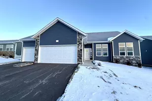 812 Sarah St, Belleville, WI 53508 - Photo 2