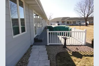 4025 Mackinac Dr, Janesville, WI 53546 - Photo 6