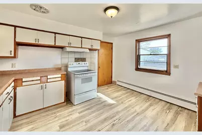 1546 Summit Avenue, Beloit, WI 53511 - Photo 8