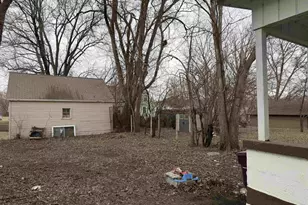 216 Riverside St, Janesville, WI 53548 - Photo 18