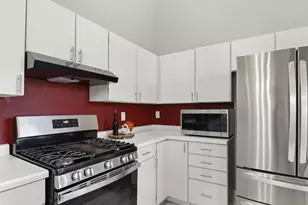 204 W Clover Ln, Cottage Grove, WI 53527 - Photo 6