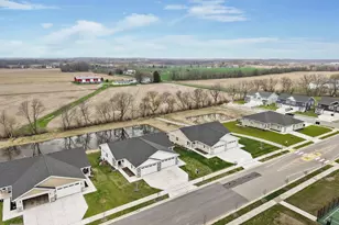 1490 Palm Grass Wy, Stoughton, WI 53589 - Photo 8