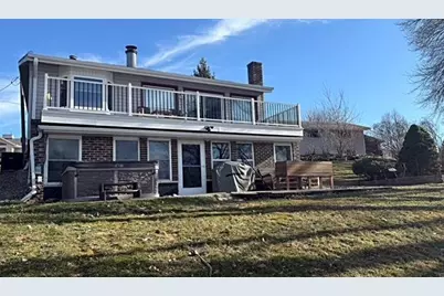 202 Sleepy Hollow Drive, Fall River, WI 53932 - Photo 4