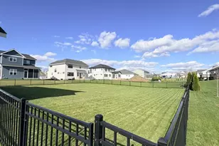 1381 Pine St, Sun Prairie, WI 53590 - Photo 24