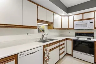 821 N Gammon Rd, Madison, WI 53717 - Photo 12
