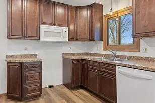 509 Ernstmeyer Dr, Baraboo, WI 53913 - Photo 10