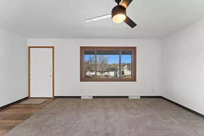 509 Ernstmeyer Drive, Baraboo, WI 53913 - Photo 4