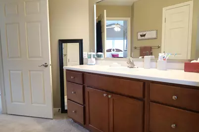 715 N Heatherstone Drive, Sun Prairie, WI 53590 - Photo 18