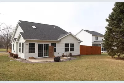 715 N Heatherstone Drive, Sun Prairie, WI 53590 - Photo 2