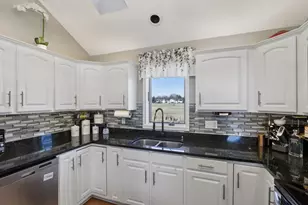 810 N Parkview St, Cottage Grove, WI 53527 - Photo 18