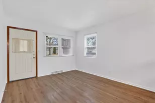 1406 S Grant Ave, Janesville, WI 53546 - Photo 10