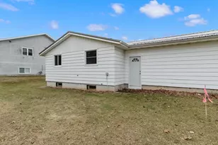 625 Cross St, Poynette, WI 53955 - Photo 32