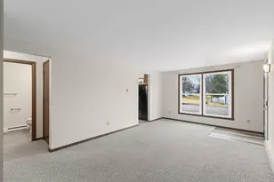 625 Cross St, Poynette, WI 53955 - Photo 4