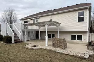 1077 Gas Light Dr, Sun Prairie, WI 53590 - Photo 4