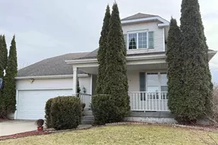 1077 Gas Light Dr, Sun Prairie, WI 53590 - Photo 2