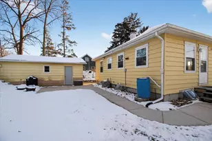 725 Berry St, Stoughton, WI 53589 - Photo 18