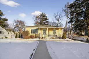 725 Berry St, Stoughton, WI 53589 - Photo 2