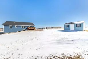 1595 Cornerstone Cir, Platteville,  53818 - Photo 6