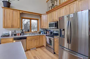 4805 Schneider Dr, Fitchburg, WI 53575 - Photo 12