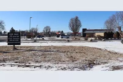 1901 Holiday Drive, Janesville, WI 53545 - Photo 4