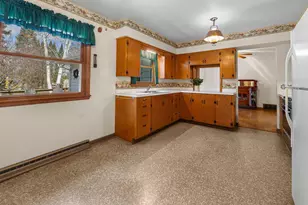 104 Cherokee Rd, Beaver Dam, WI 53916 - Photo 6