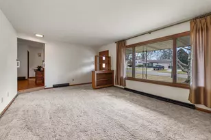 104 Cherokee Rd, Beaver Dam, WI 53916 - Photo 4