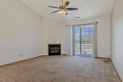 1474 Sienna Crossing #30, Janesville, WI 53546 - Photo 4