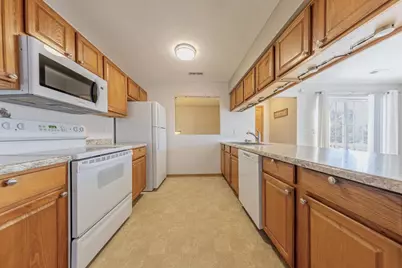 1474 Sienna Crossing #30, Janesville, WI 53546 - Photo 12