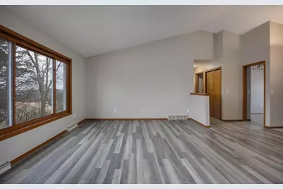 902 Anna Court, Waterloo, WI 53594 - Photo 6