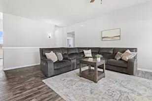 921 Sarah St, Belleville, WI 53508 - Photo 2