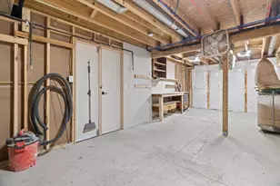 921 Sarah St, Belleville, WI 53508 - Photo 30