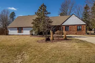 3168 S High Crst Rd, Beloit, WI 53511 - Photo 2