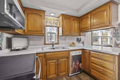501 E Maple Street, Appleton, WI 54915 - Photo 10