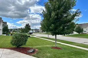 609 Westlawn Ave, Mukwonago, WI 53149 - Photo 4