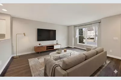 429 E Linnerud Drive, Sun Prairie, WI 53590 - Photo 2