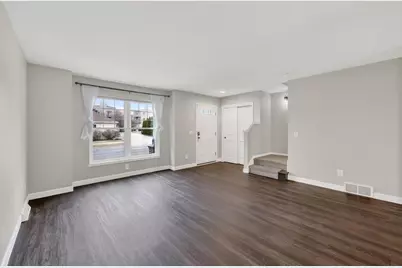 429 E Linnerud Drive, Sun Prairie, WI 53590 - Photo 6