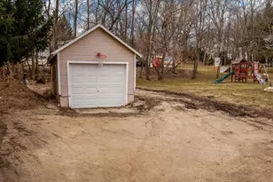 881 Parkview Dr, Milton, WI 53563 - Photo 4