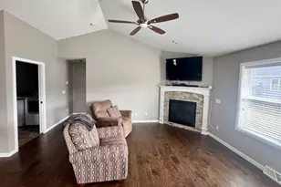 4350 Huntinghorne Dr, Janesville, WI 53546 - Photo 8